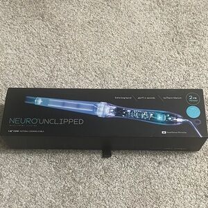 Paul Mitchell Neuro Unclipped Hair Tool - Black and Blue